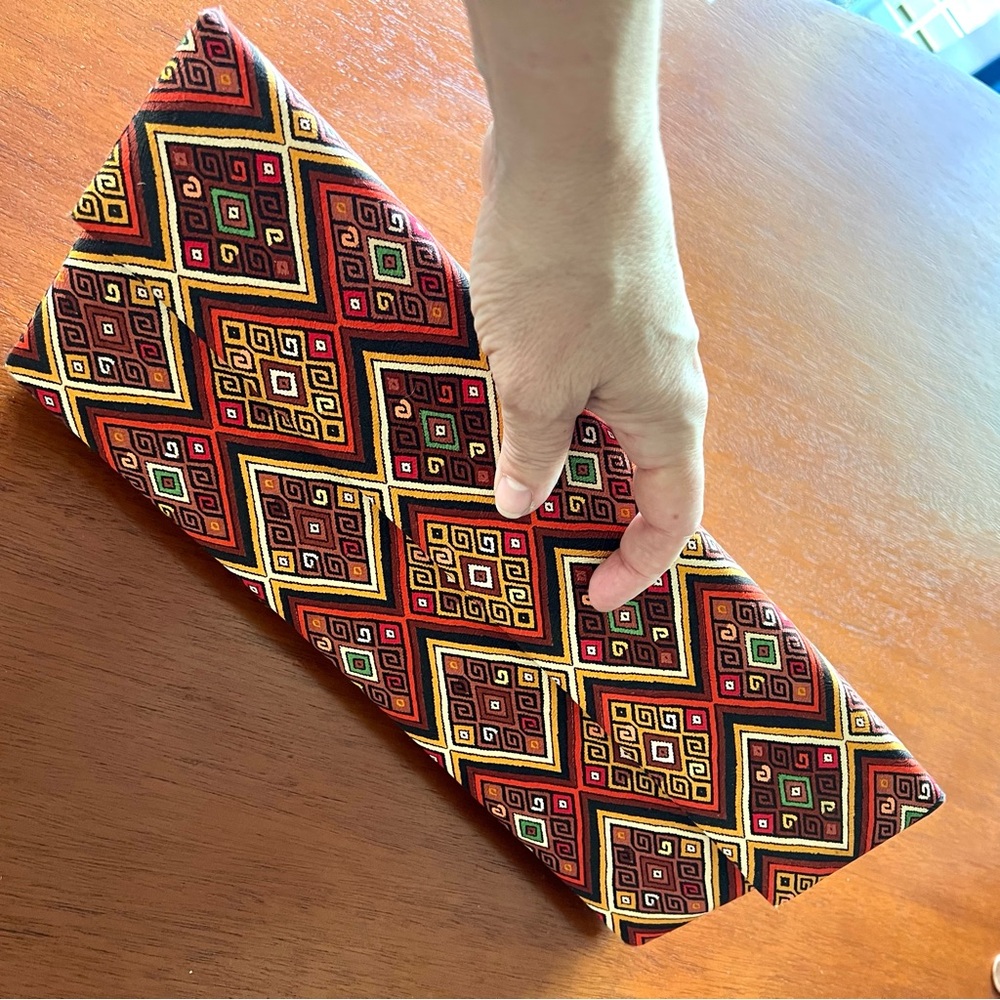 Pineda Covalin Clutch Geometric Patterned - Picture 4 of 12